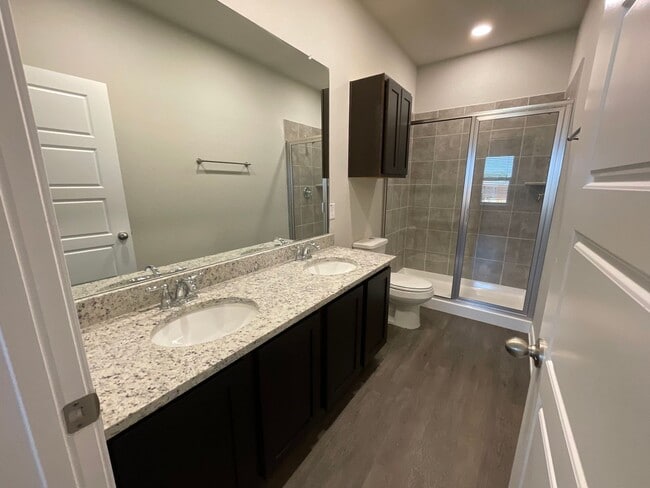 Building Photo - Brand New 3x2 Luxury Duplex in Seguin, TX!