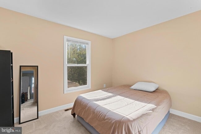 Building Photo - 20324 Cedarhurst Way