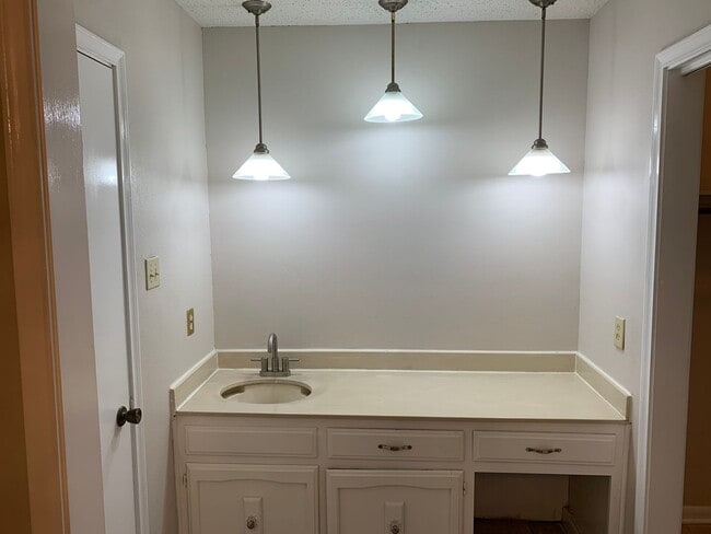 Building Photo - Magellan Neighborhood