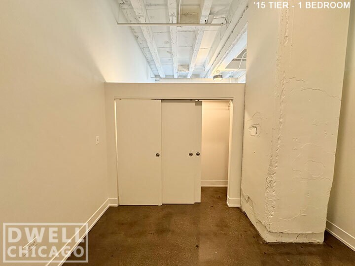 Building Photo - 17 E Adams St