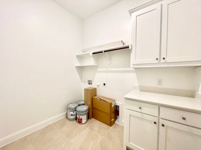 Building Photo - 1632 Estivella Dr