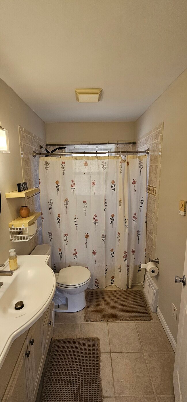 Building Photo - 2604 Tamm Ave