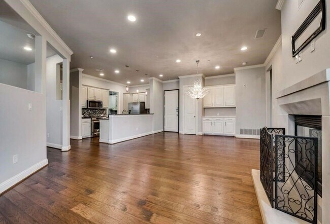 Building Photo - 4343 McKinney Ave