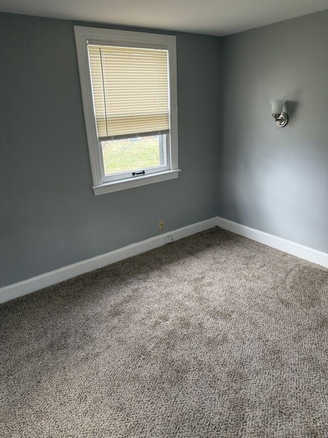 Building Photo - Cute and Cozy 2BD/1BA