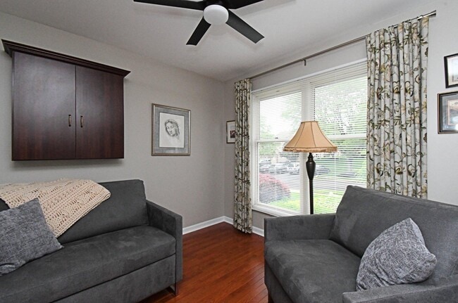 Building Photo - 187 Pinecrest Ln