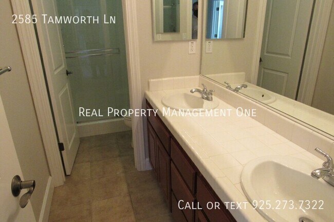 Building Photo - 2585 Tamworth Ln