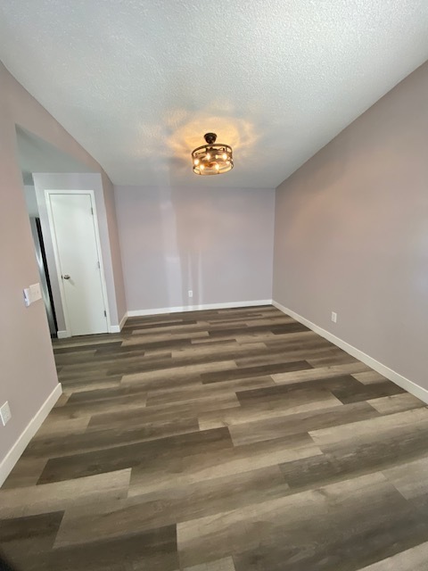 Building Photo - $2,350 Lovely Remodeled 3 Bedroom-2 bath-2...