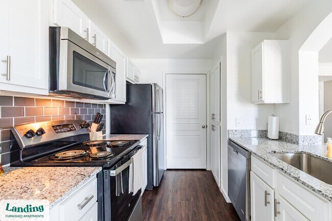 Building Photo - 1000 Henderson St