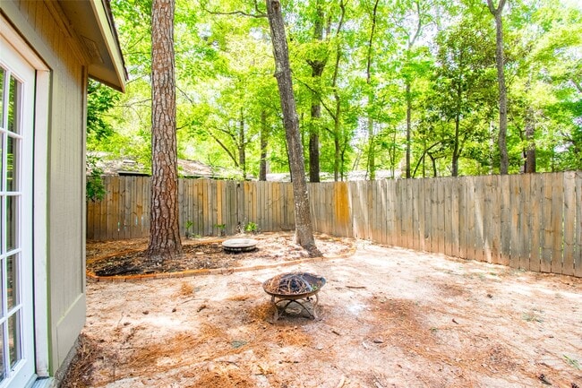 Building Photo - 2717 S Millbend Dr