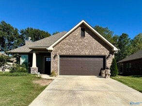 Building Photo - 164 Summer Pointe Ln