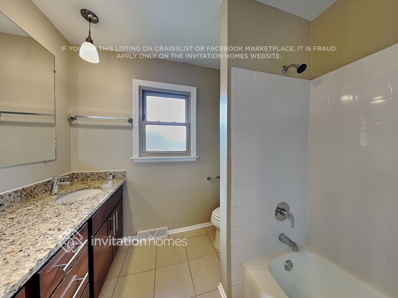 Building Photo - 415 Sussex Ct
