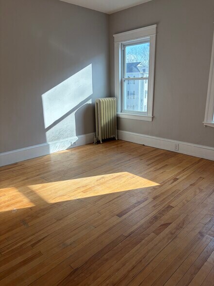 Building Photo - 6 Oliver St