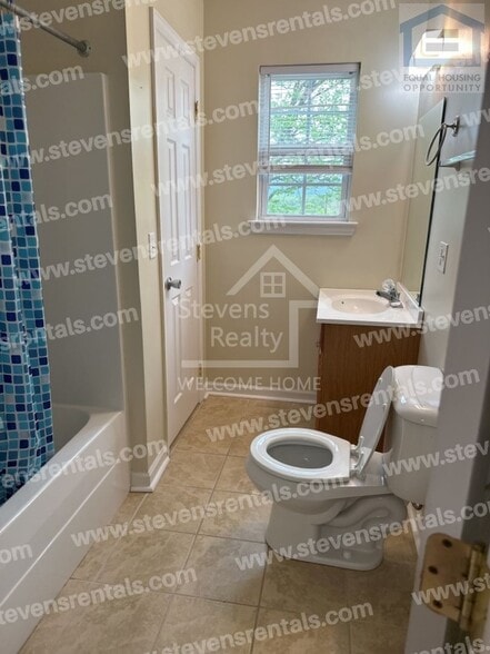 Building Photo - 1207 Holly Ave