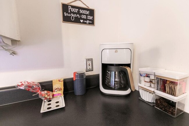 Building Photo - 936 East Lake Dr