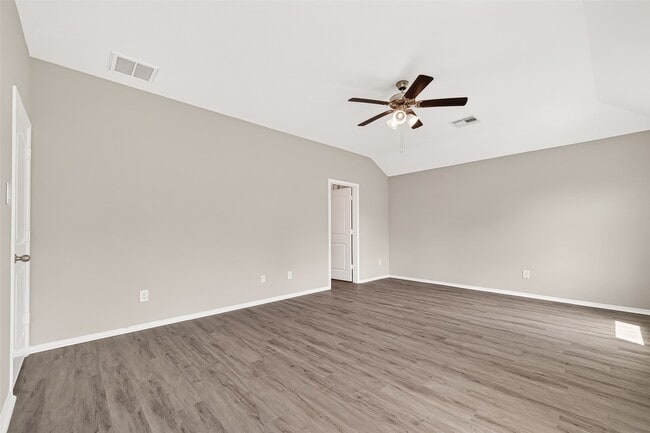 Building Photo - 20112 Leaf River Cir