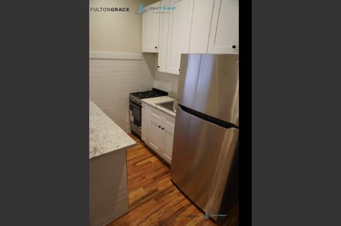 Building Photo - 2063 W Lawrence Ave