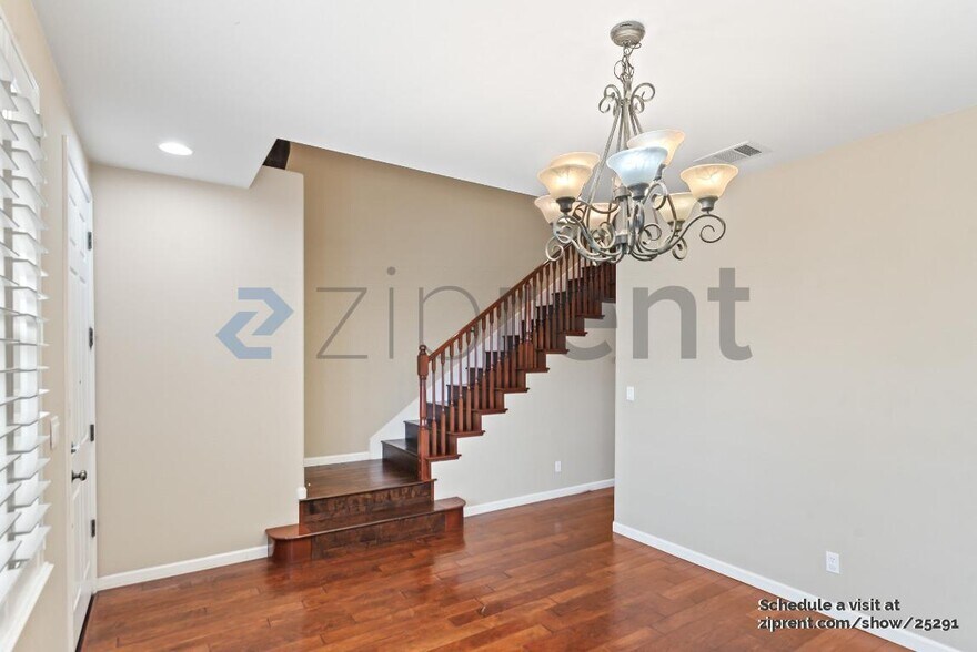 Building Photo - 651 Carrington Ct