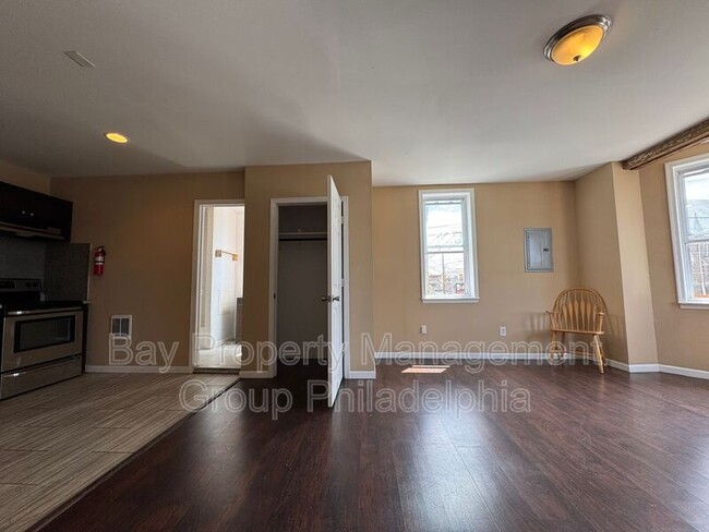 Building Photo - 2419 E Allegheny Ave