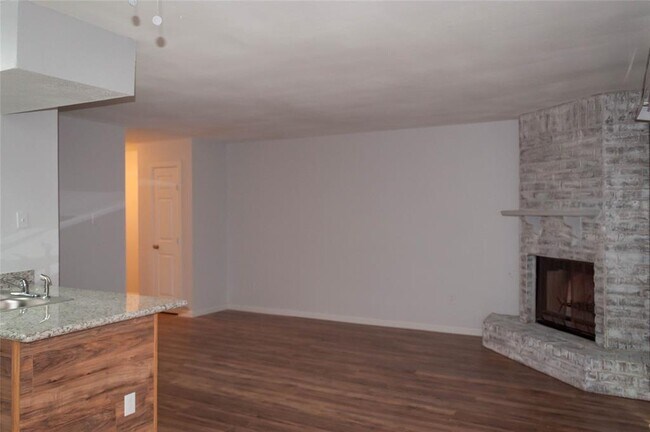 Building Photo - 2800 Jeanetta St