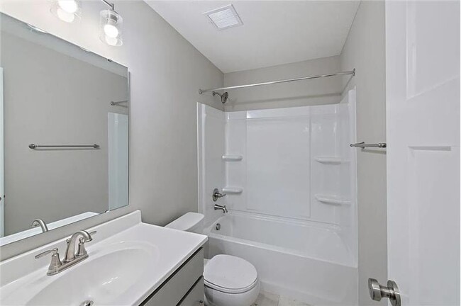 Building Photo - 618 Foxhill Dr