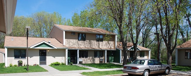 Primary Photo - Green Meadows Apartments