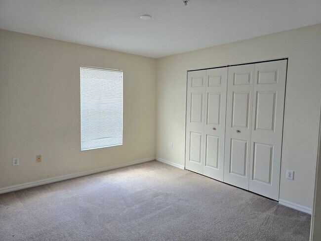 Building Photo - 3/2 2nd Floor Condo AVAILABLE NOW!