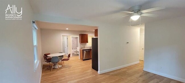 Building Photo - 290 Windfield Cir