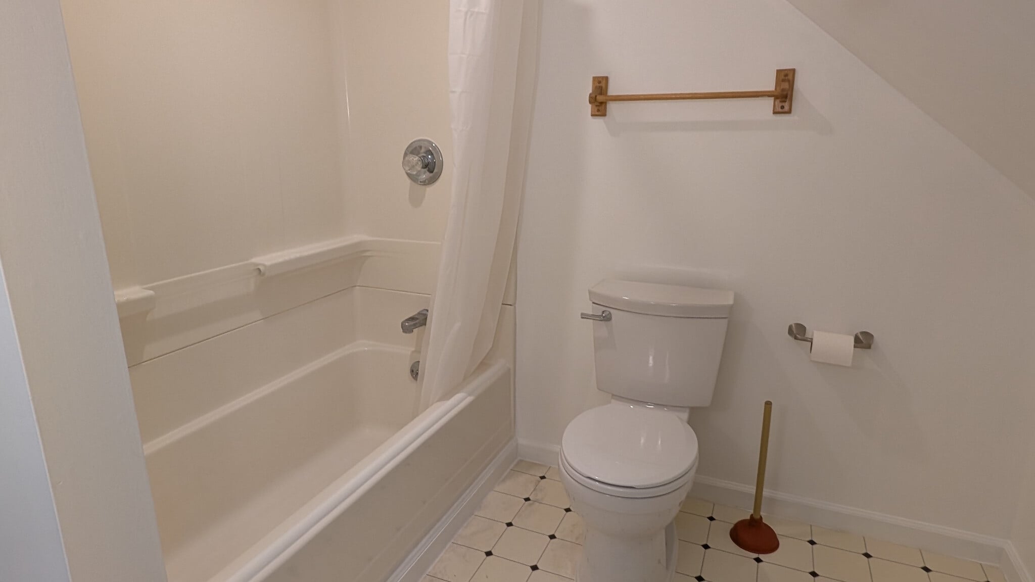 Building Photo - 128 Orchard St