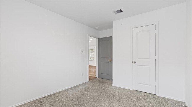 Building Photo - 2326 Spruce Clf Ln
