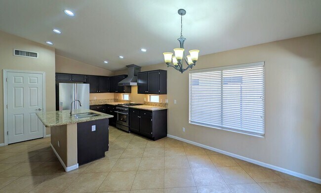Building Photo - 3 Bedroom Home in the Silverhawk Community Near N Cooper Rd and W Guadalupe Rd!