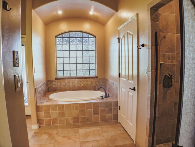 Building Photo - 303 Belden Ct
