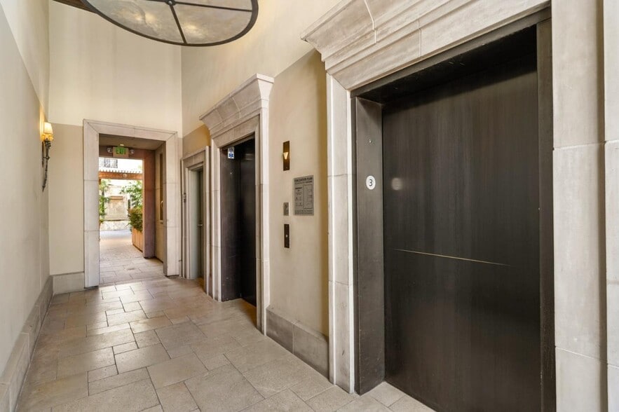 Building Photo - 356 Santana Row