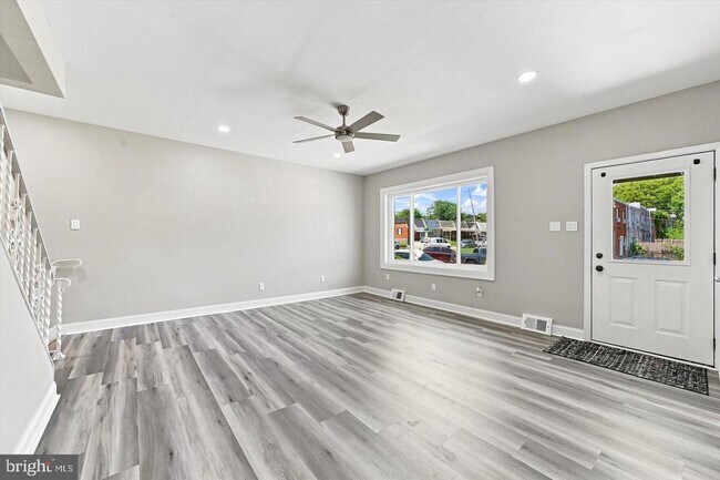 Building Photo - 105 Fronefield Ave