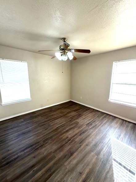 Building Photo - 218 Ave F