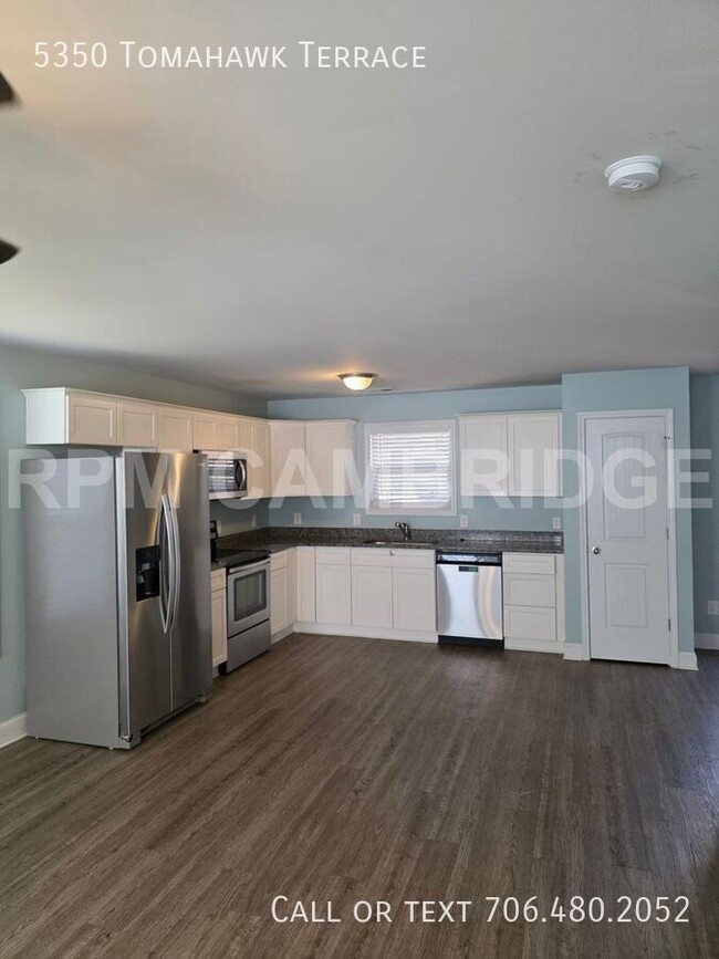 Building Photo - Charming 3 Bed 3Bath Single Family Home Wi...