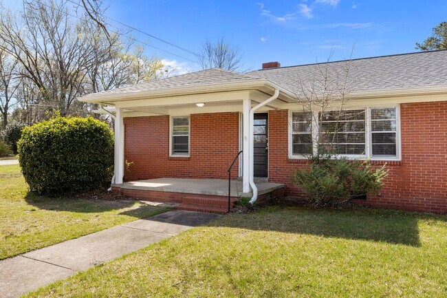 Building Photo - Duplex