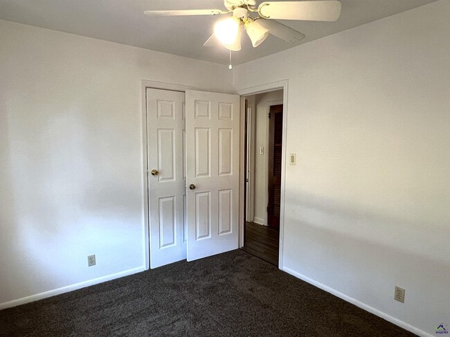 Building Photo - 3347 Thunderbird Rd