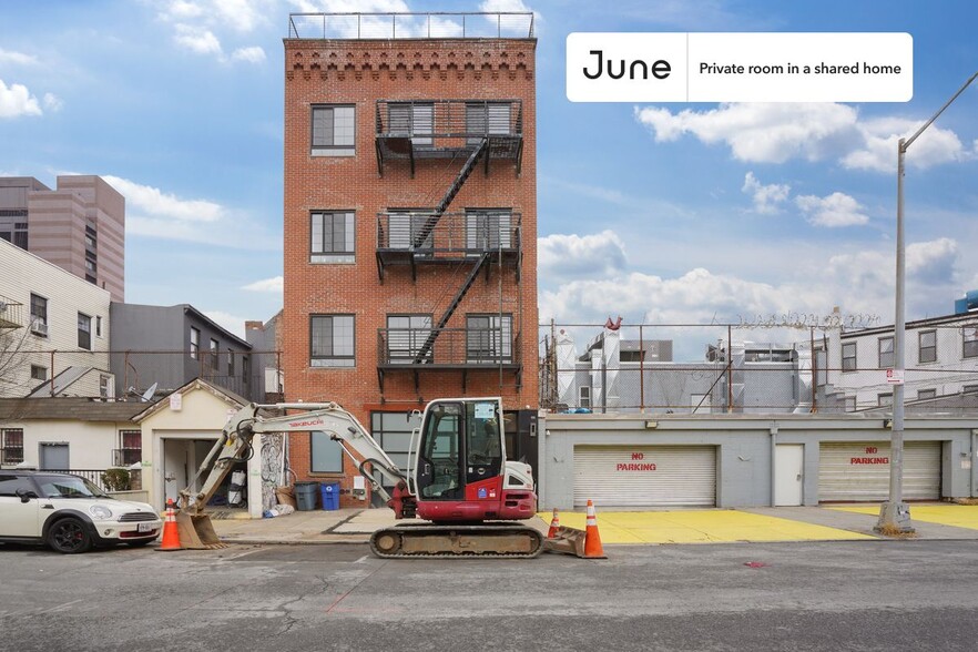 Building Photo - Room in Shared 4 bed/2 bath home in Bedford-Stuyvesant