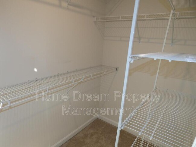 Building Photo - 6304 Crittenden Ln