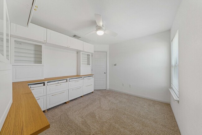 Building Photo - 9683 Shorebird Ln