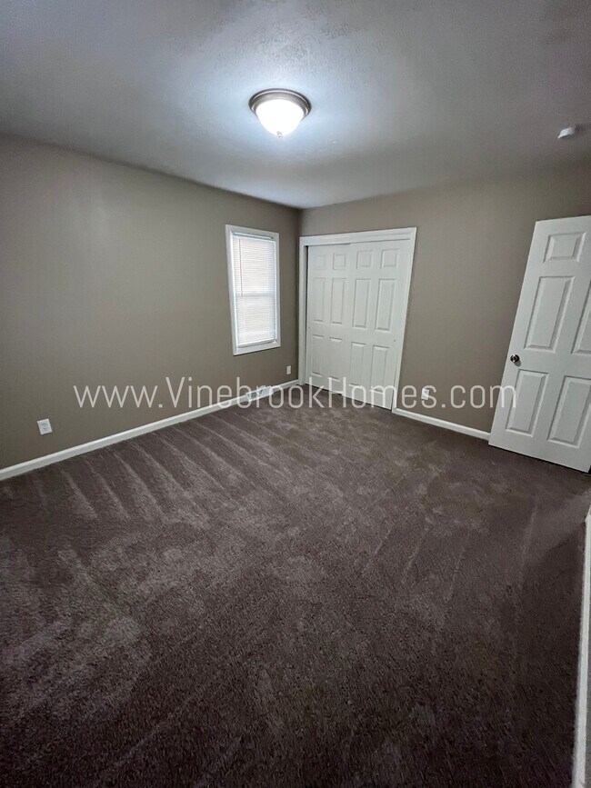 Building Photo - 8211 Ruskin Way