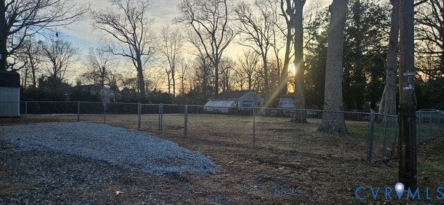 Building Photo - 8011 Kenmore Dr