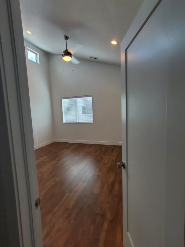 Building Photo - 2183 525 W