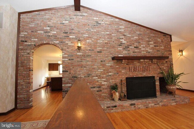 Building Photo - 10264 Greystone Rd