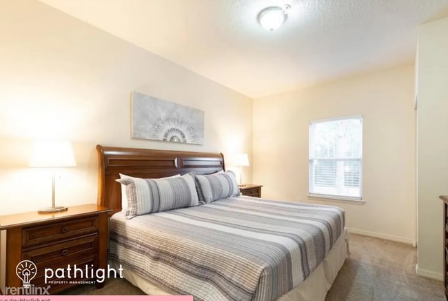 Building Photo - 4 br, 3 bath House - 5366 Diplomat Ct UNIT