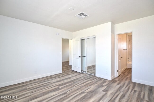 Building Photo - 312 N Hartford St