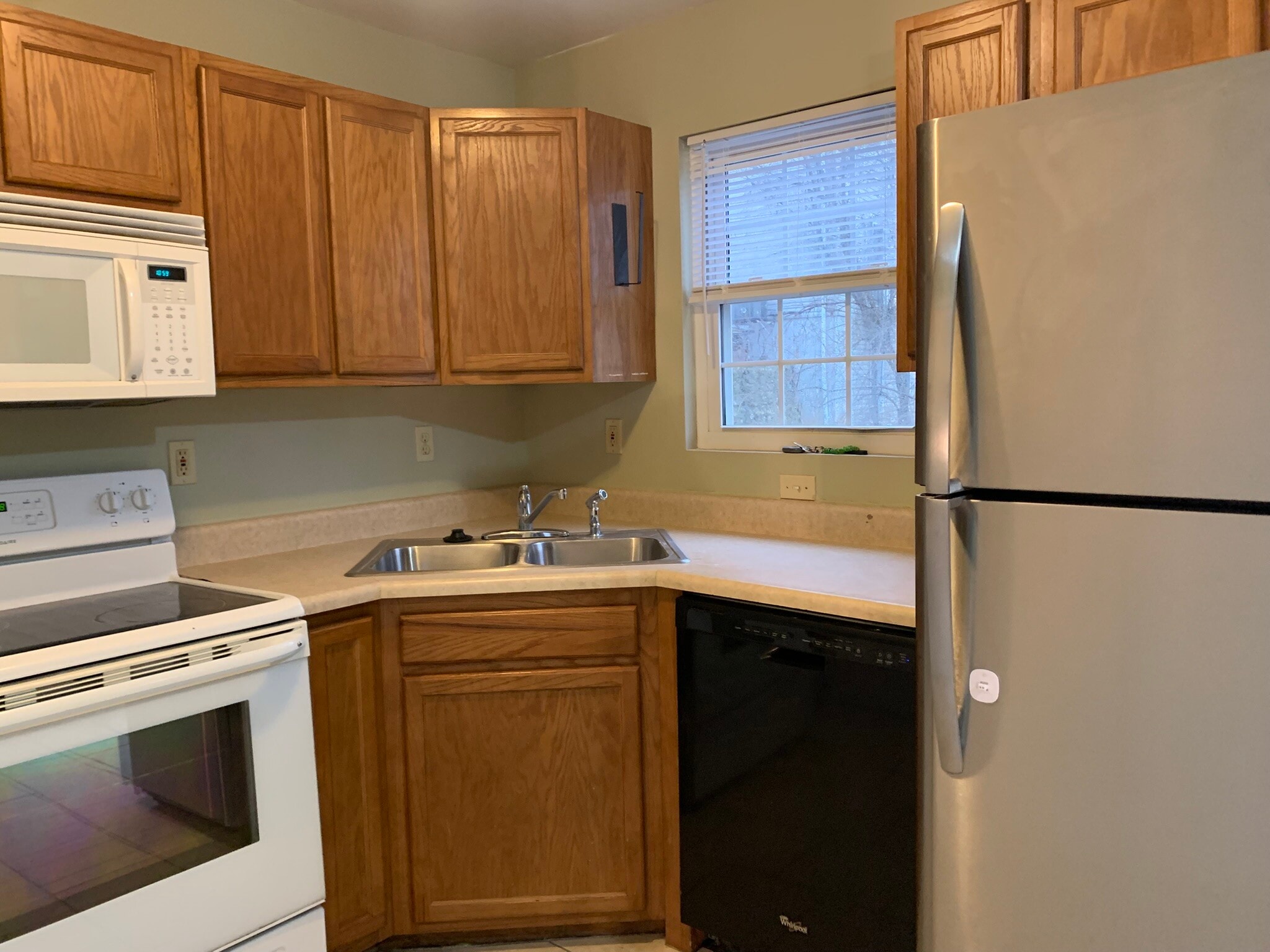 Building Photo - 403 Frank St