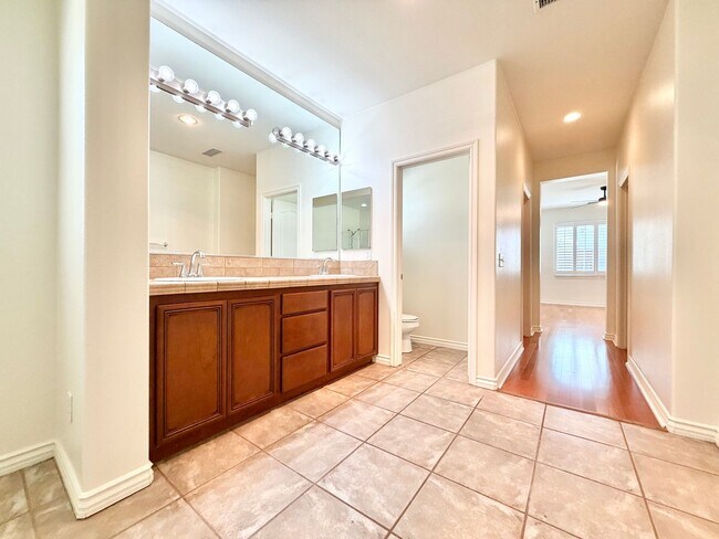 Building Photo - Blackmore Ranch Cul-de-Sac Home w/ Loft, 3-Car Tandem Garage & RV Parking