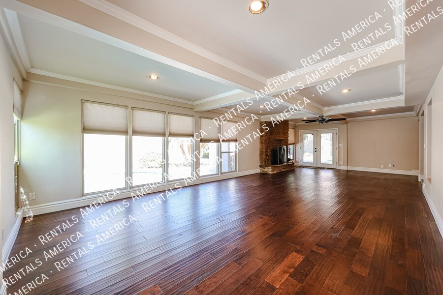 Building Photo - 13242 N 11th Ave