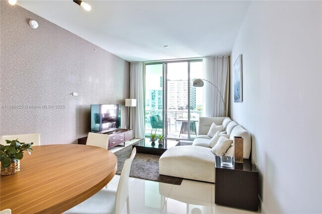 Building Photo - 7928 East Dr